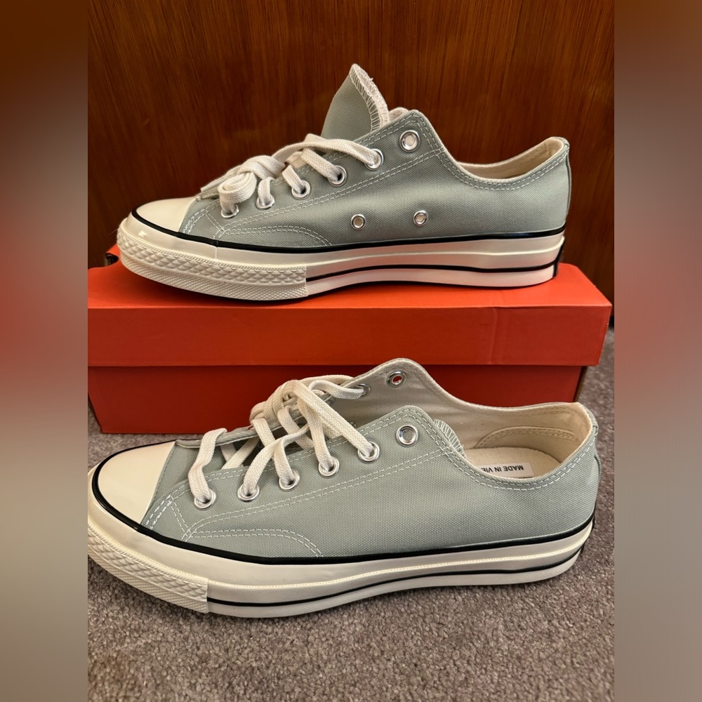 Summit Sage green low-top converse NWT